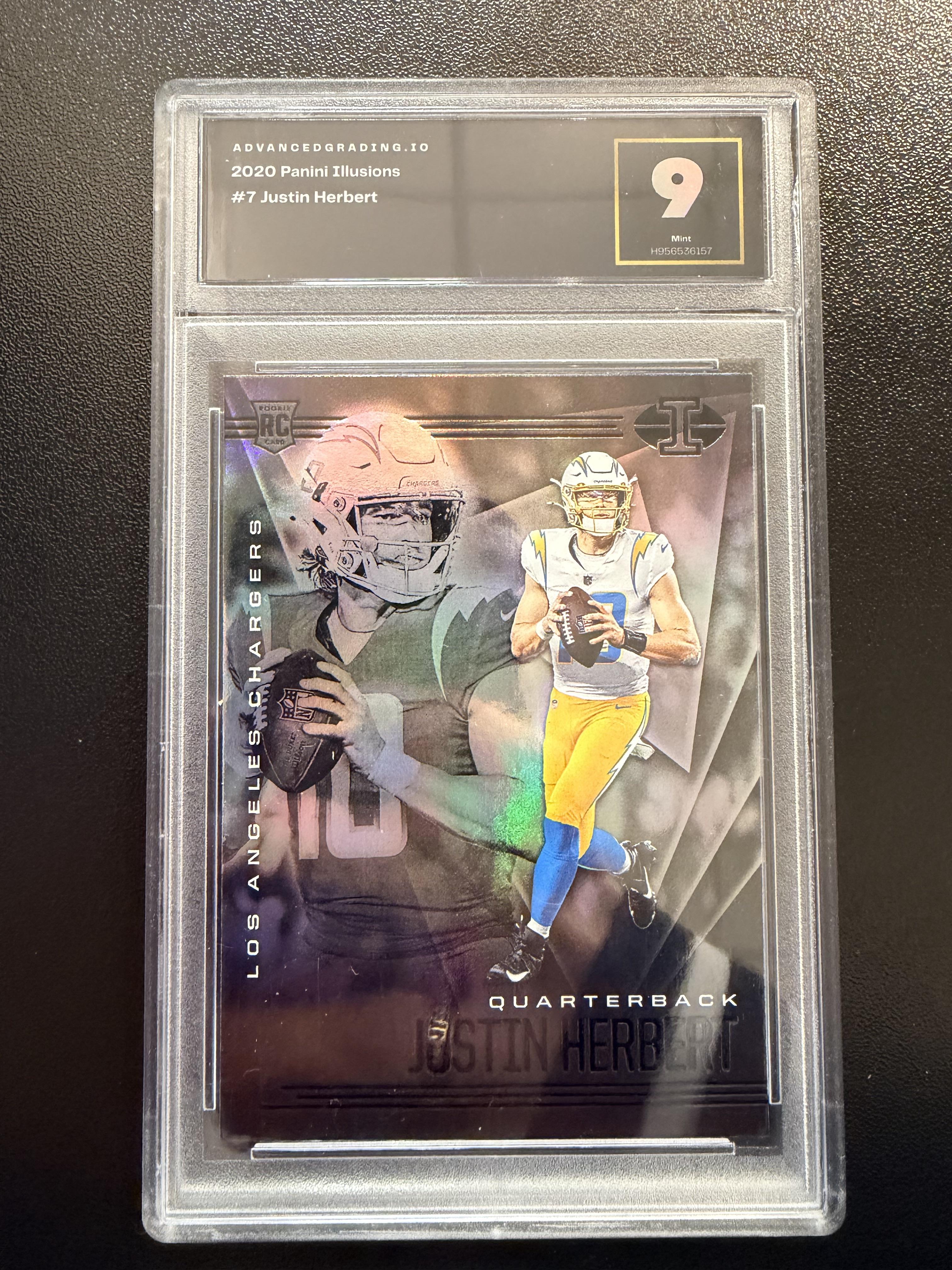 2020 Panini Illusions #7 Justin Herbert Mint 9