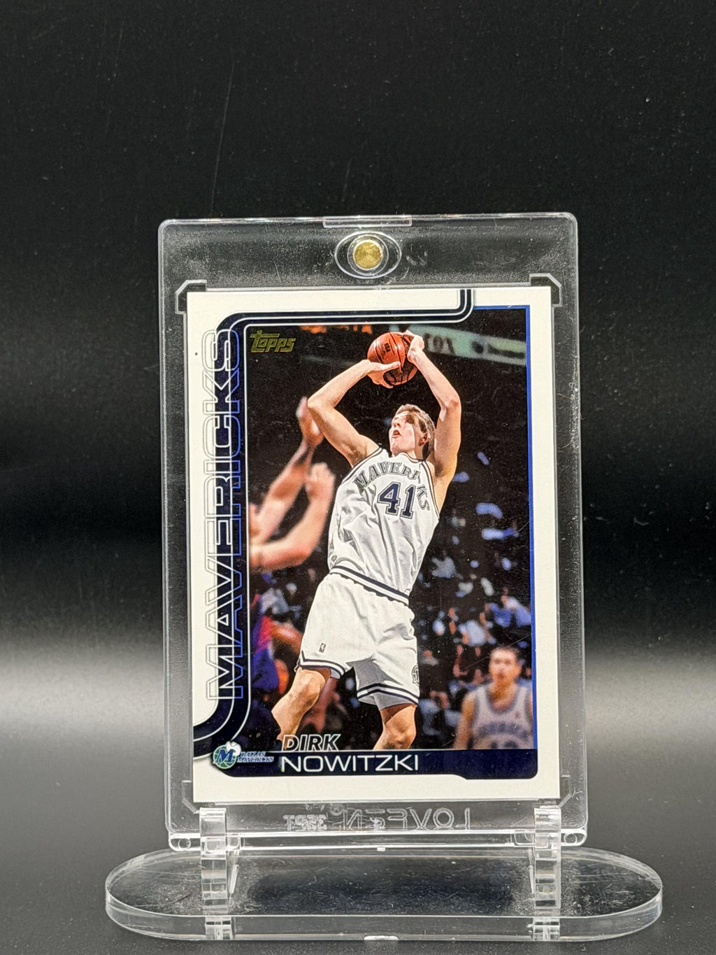 2025-26 Topps #252 Dirk Nowitzki Golden Mirror