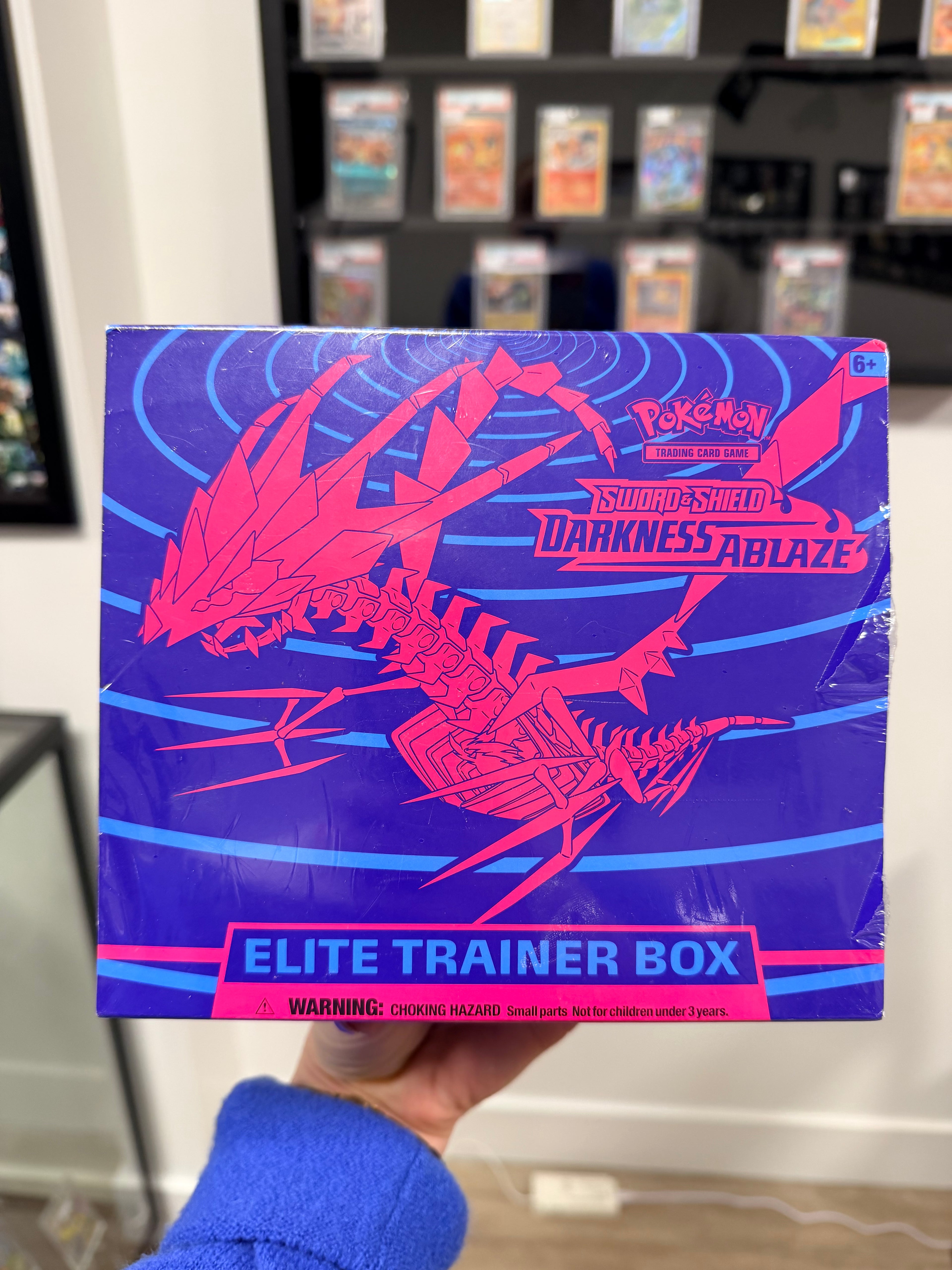 Darkness Ablaze Elite Trainer Box