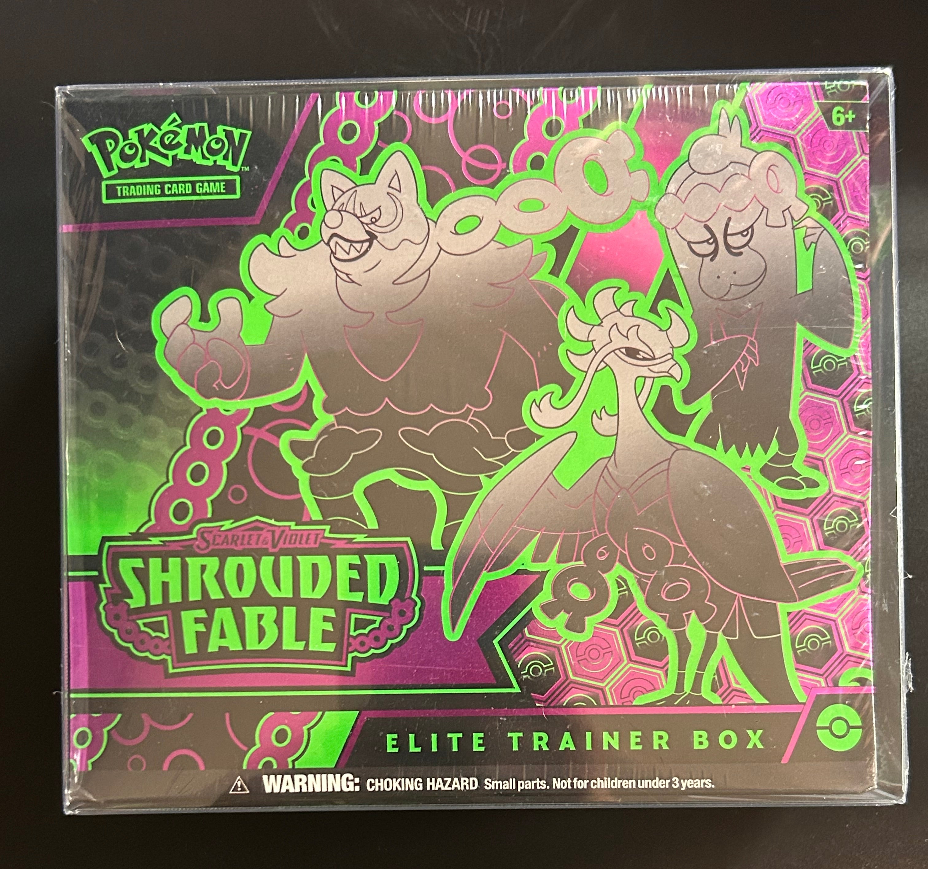Pokémon Shrouded Fable Elite Trainer Box
