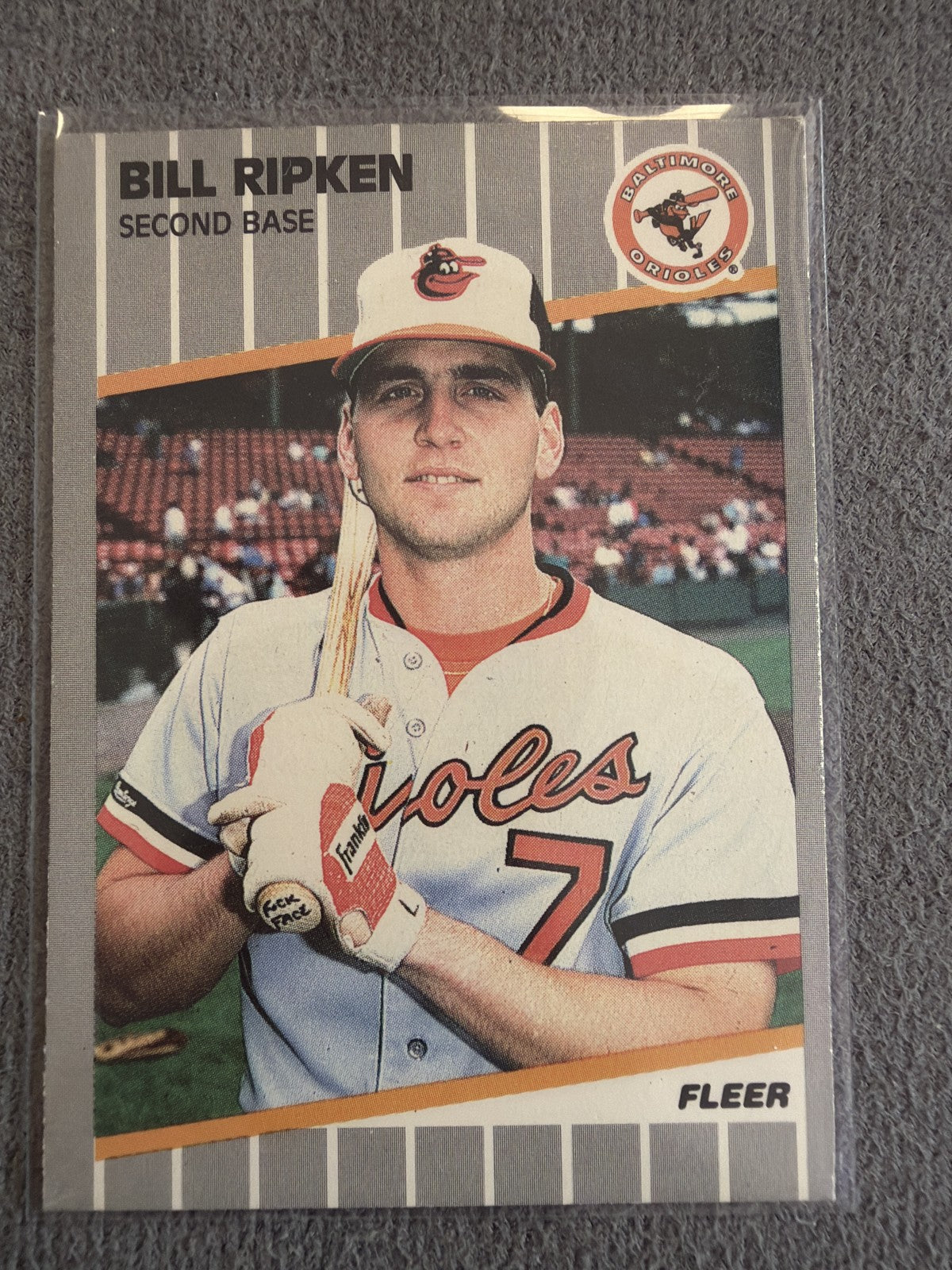 1989 Fleer Bill Ripken #616 famous Fuck Face bat knob error raw front