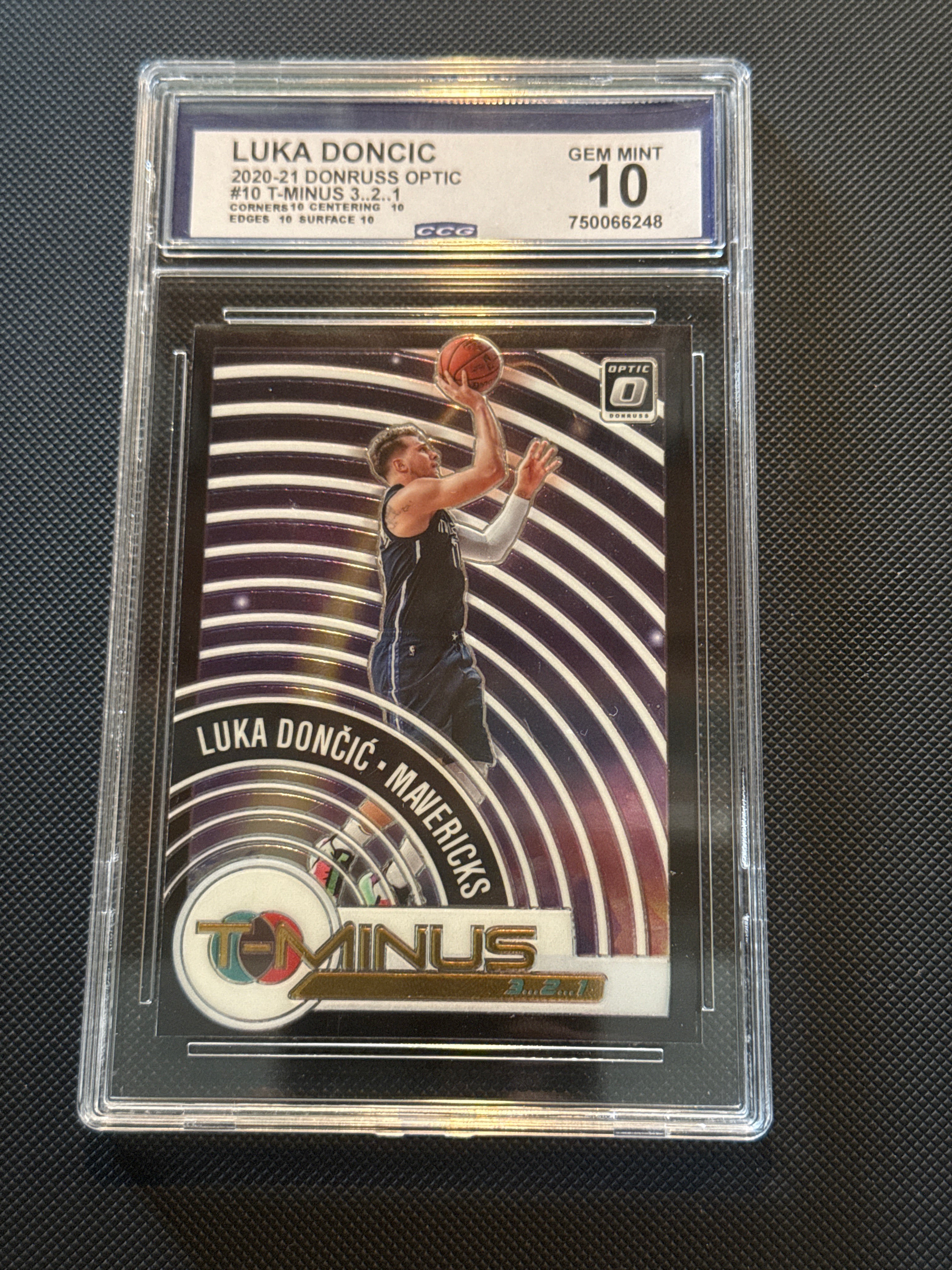 Luka Doncic 2020-21 Donruss Optic #10 T-Minus 3...2...1