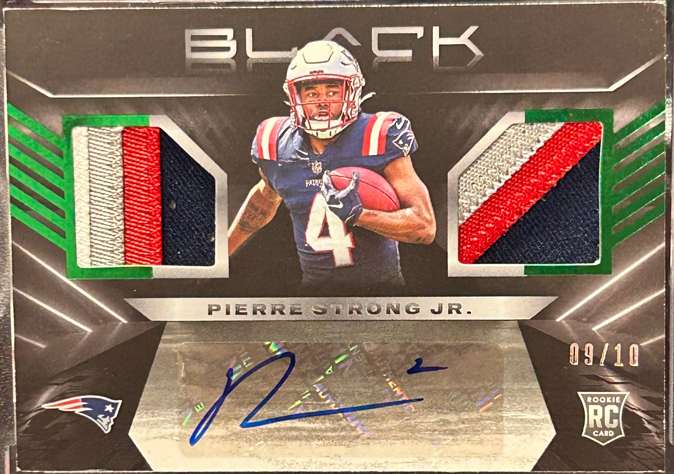 Pierre Strong Jr. 2022 Panini Black #RSM-PST Relic Auto 09/10 Rookie